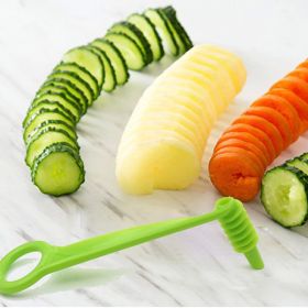 1pc Cucumber Carrot Potato Spiral Knife Spiral Slicer Blade Cut Kitchen Accessories - Green