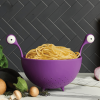 1pc Kitchen Strainer - Big-Eyed Monster Design BPA-Free Food Strainer For Fruits And Pasta - Fun And Safe - Pink